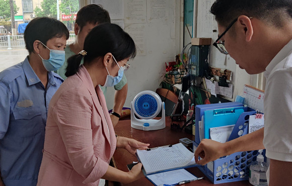 公司組織開展疫情防控安全檢查，全力筑牢戰(zhàn)“疫”防線